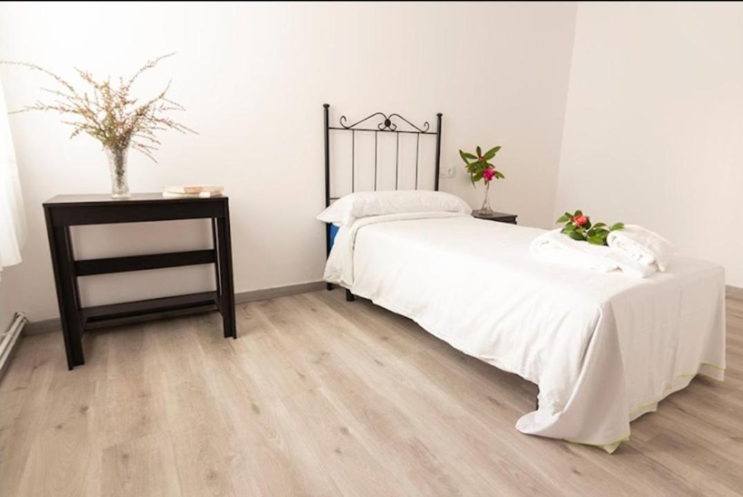 Hostal San Cristobal - Pontedeume Bagian luar foto