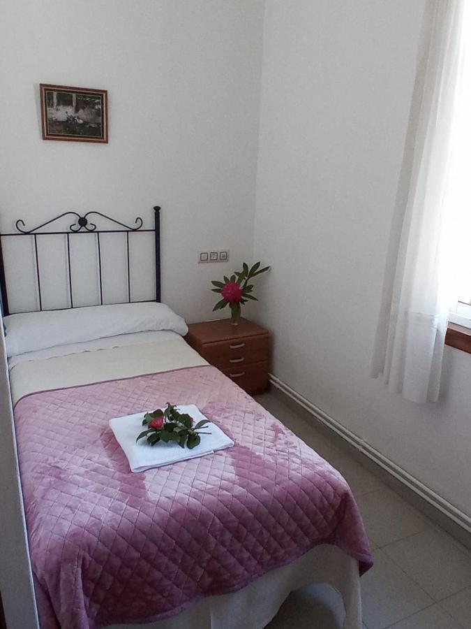 Hostal San Cristobal - Pontedeume Bagian luar foto