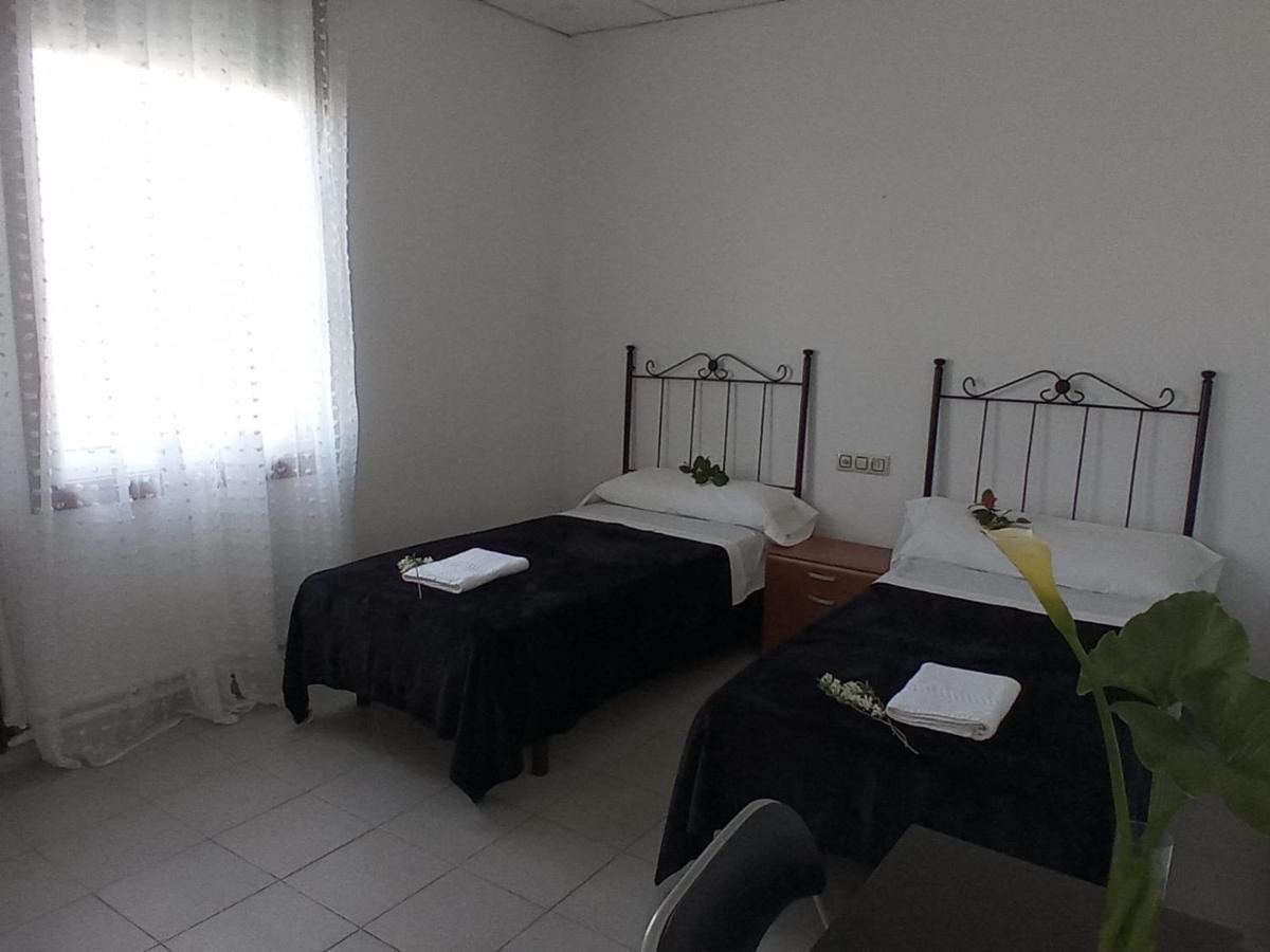 Hostal San Cristobal - Pontedeume Bagian luar foto