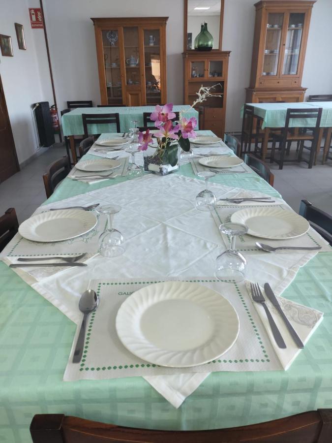 Hostal San Cristobal - Pontedeume Bagian luar foto