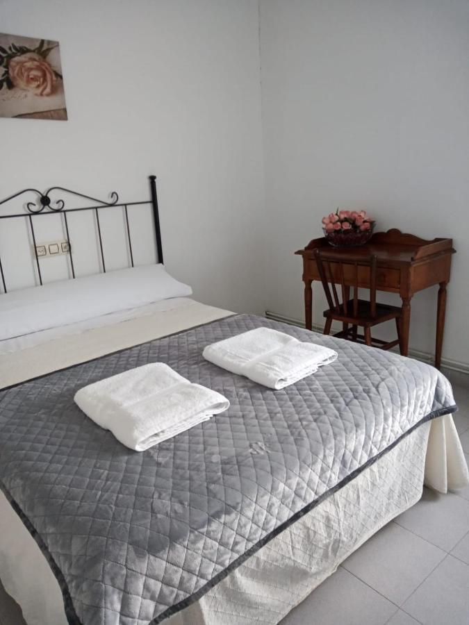 Hostal San Cristobal - Pontedeume Bagian luar foto
