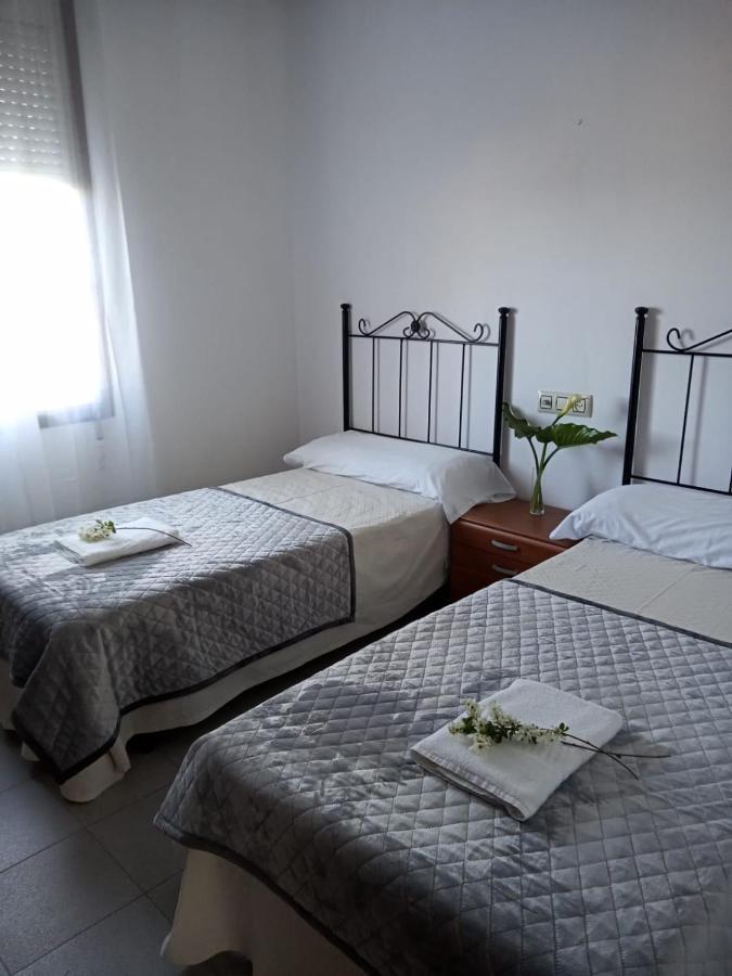 Hostal San Cristobal - Pontedeume Bagian luar foto