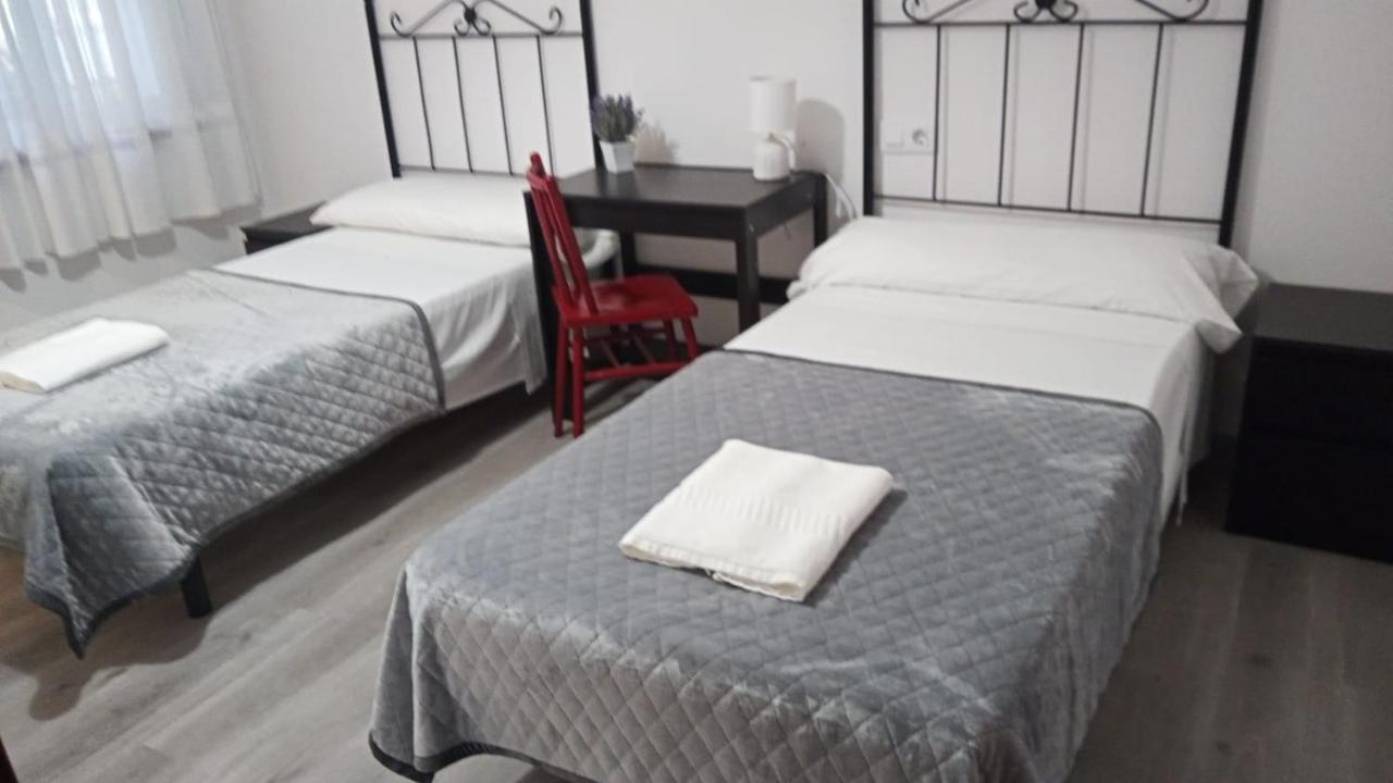 Hostal San Cristobal - Pontedeume Bagian luar foto