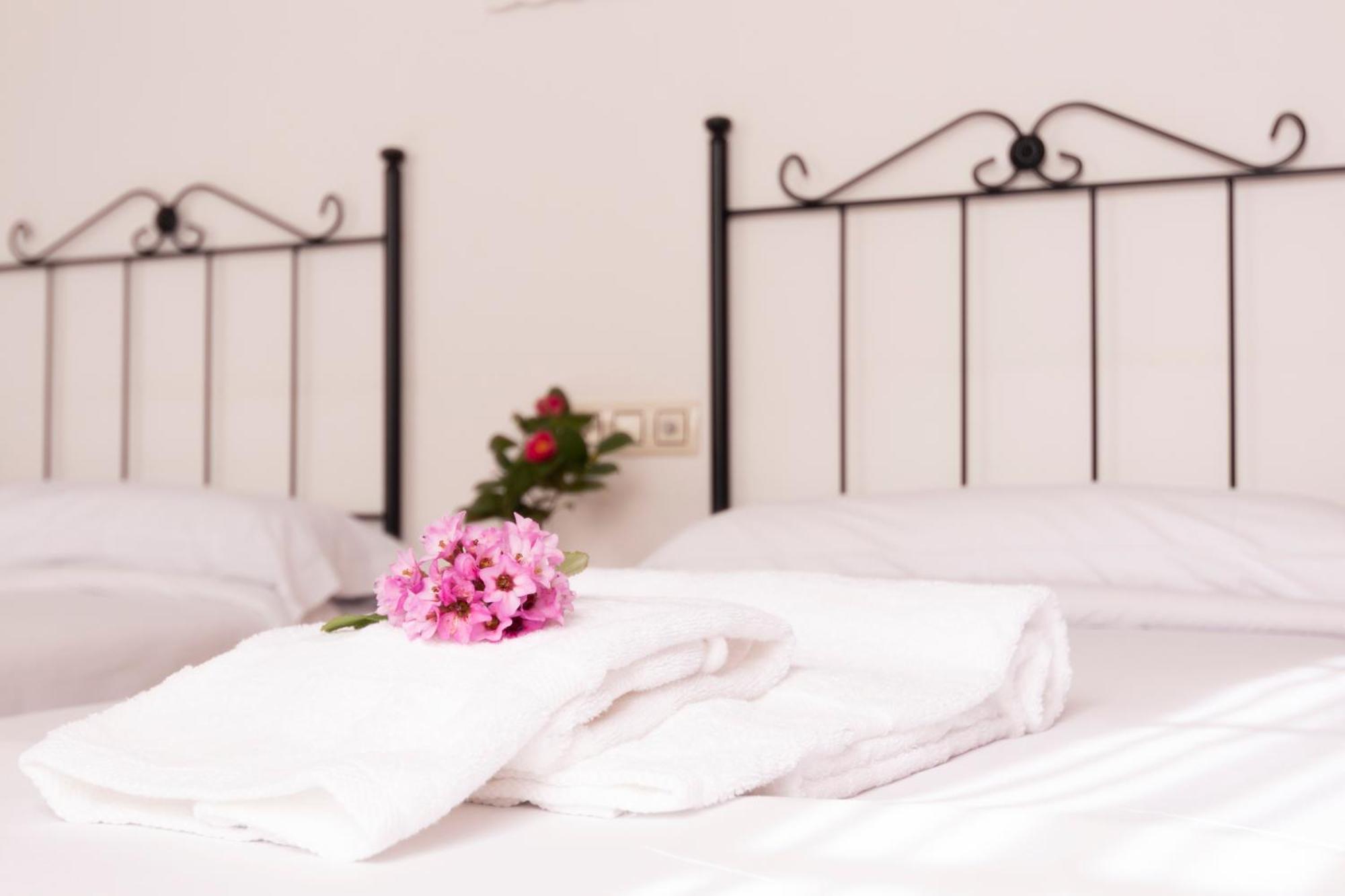 Hostal San Cristobal - Pontedeume Bagian luar foto